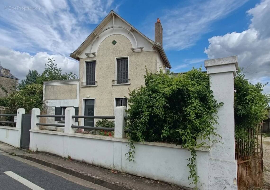 Maison à NEUVILLE-DE-POITOU