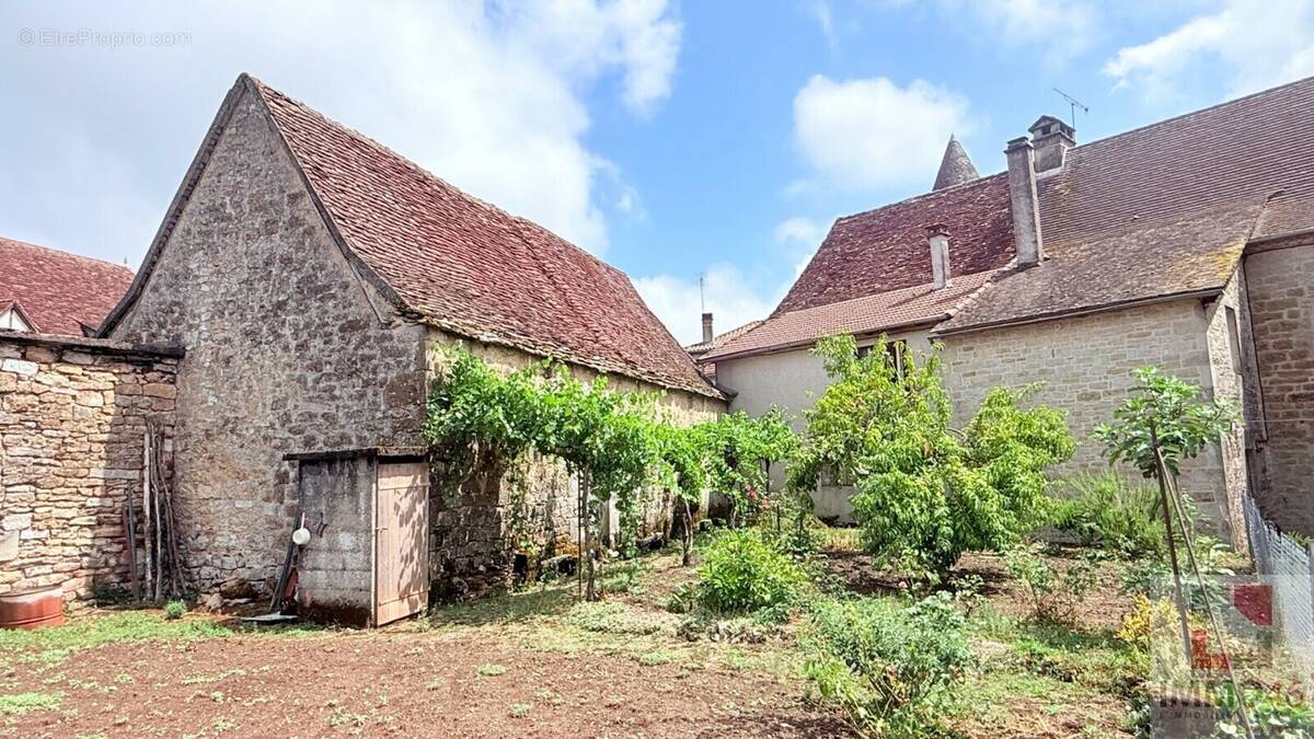 Maison à THEGRA