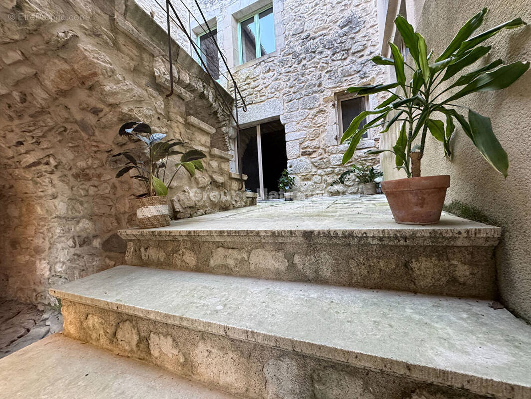 Maison à GOUDARGUES