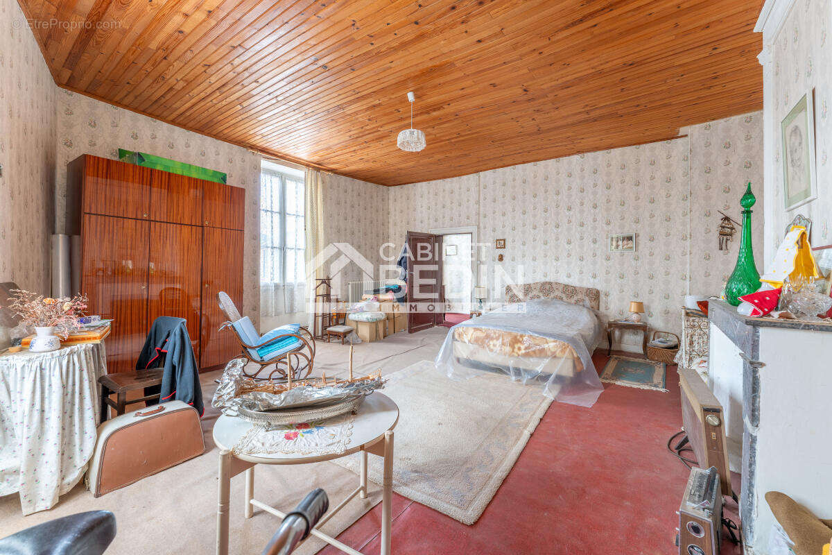 Maison à PUJOLS-SUR-CIRON