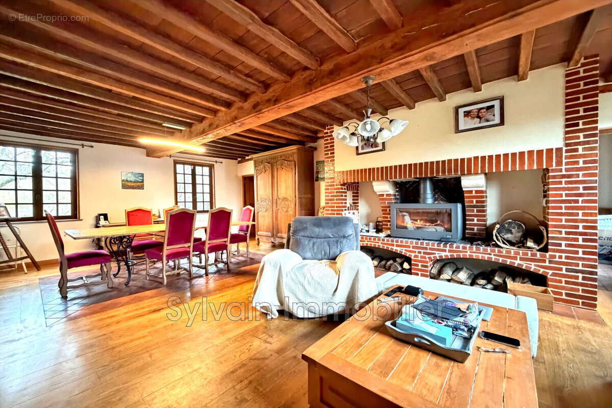 Maison à CREVECOEUR-LE-GRAND