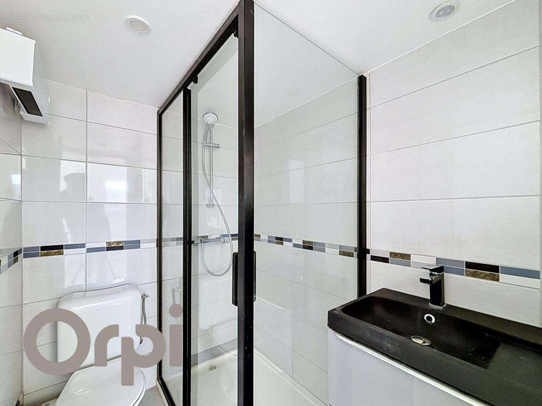 Appartement à ROQUEBRUNE-SUR-ARGENS