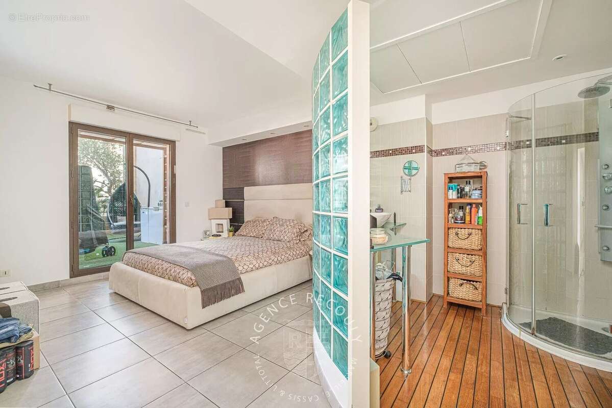 Appartement à MARSEILLE-8E