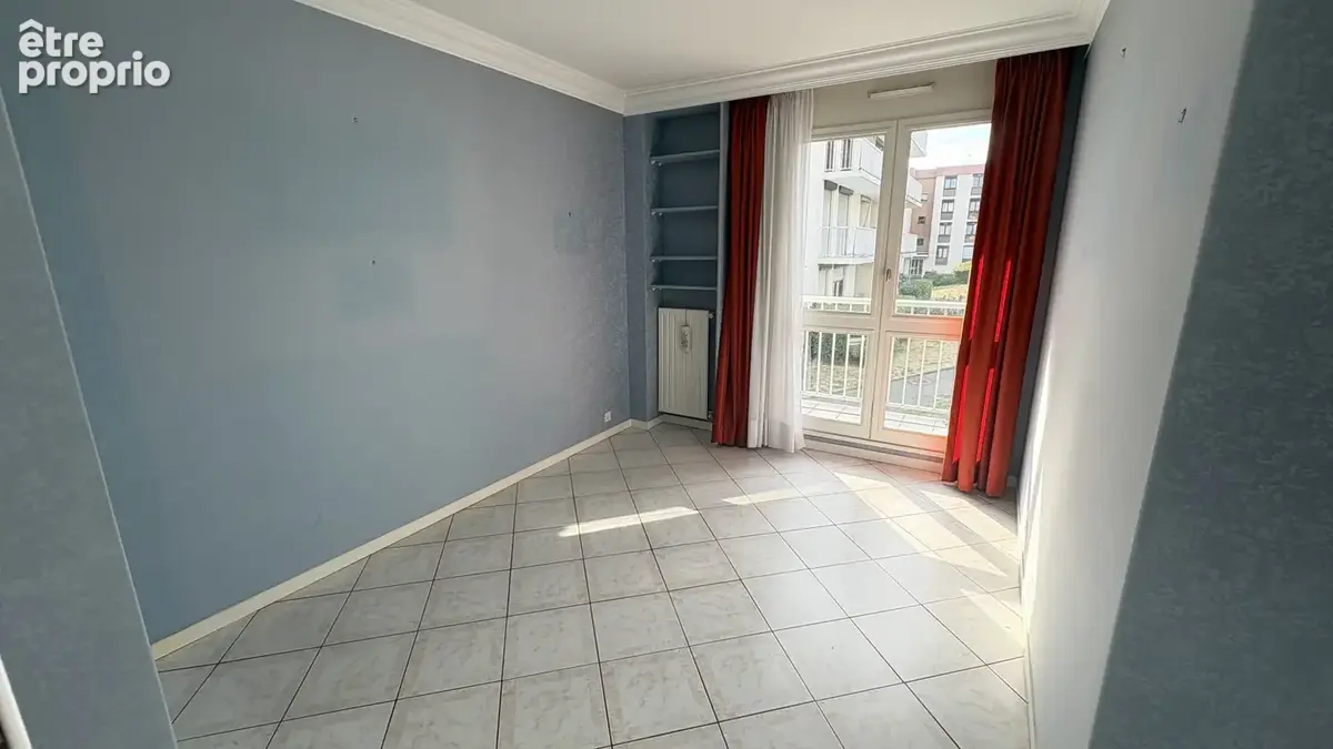 VAUJOURS   Appartement F4 avec balcon et parking en sous-sol - photo 6