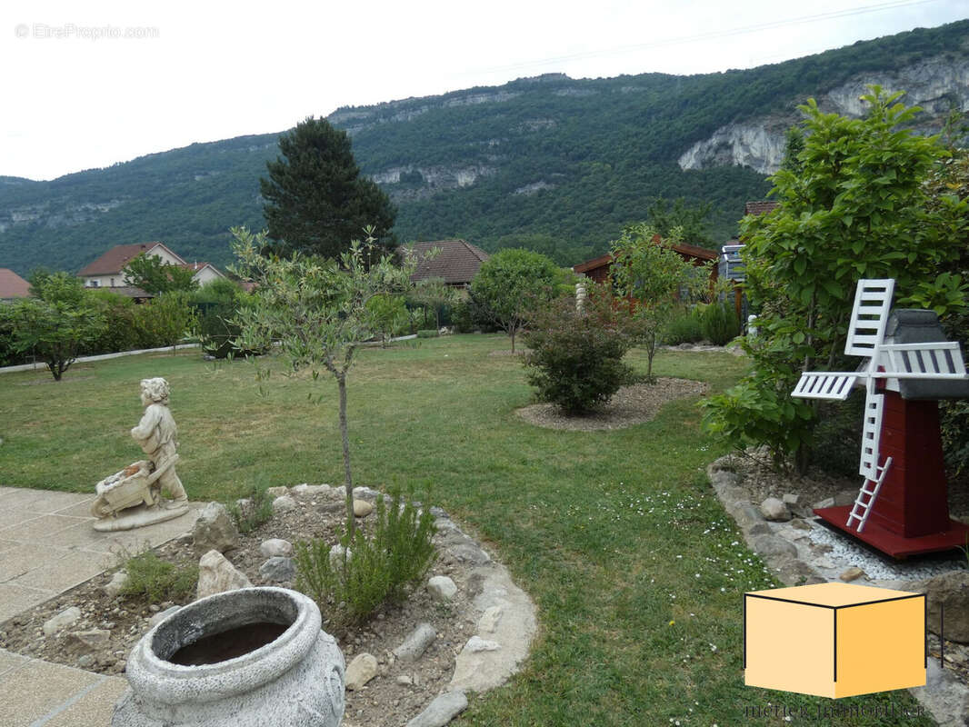 Maison à VIRIGNIN