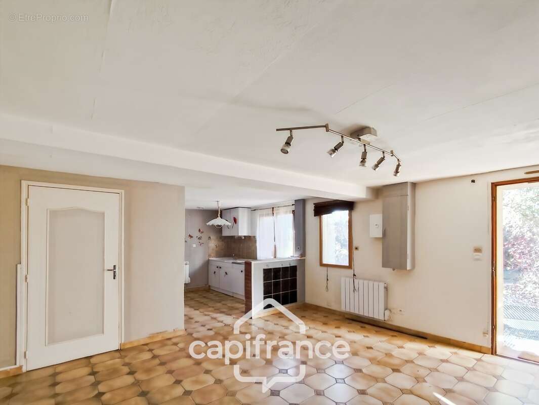 Maison à vendre 3 pièces EPUISAY (41)  -  terrain 330 m²  - - photo 4