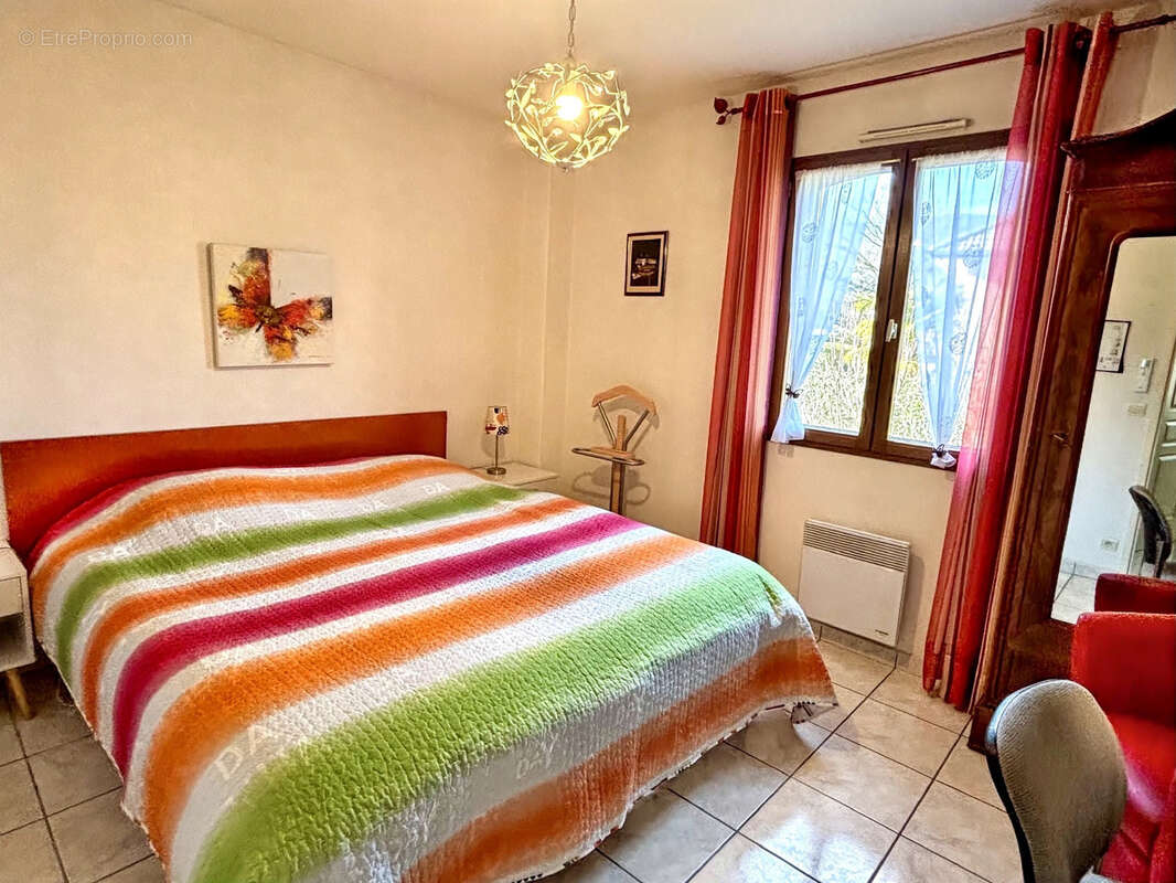 Maison à VIVIERS-DU-LAC