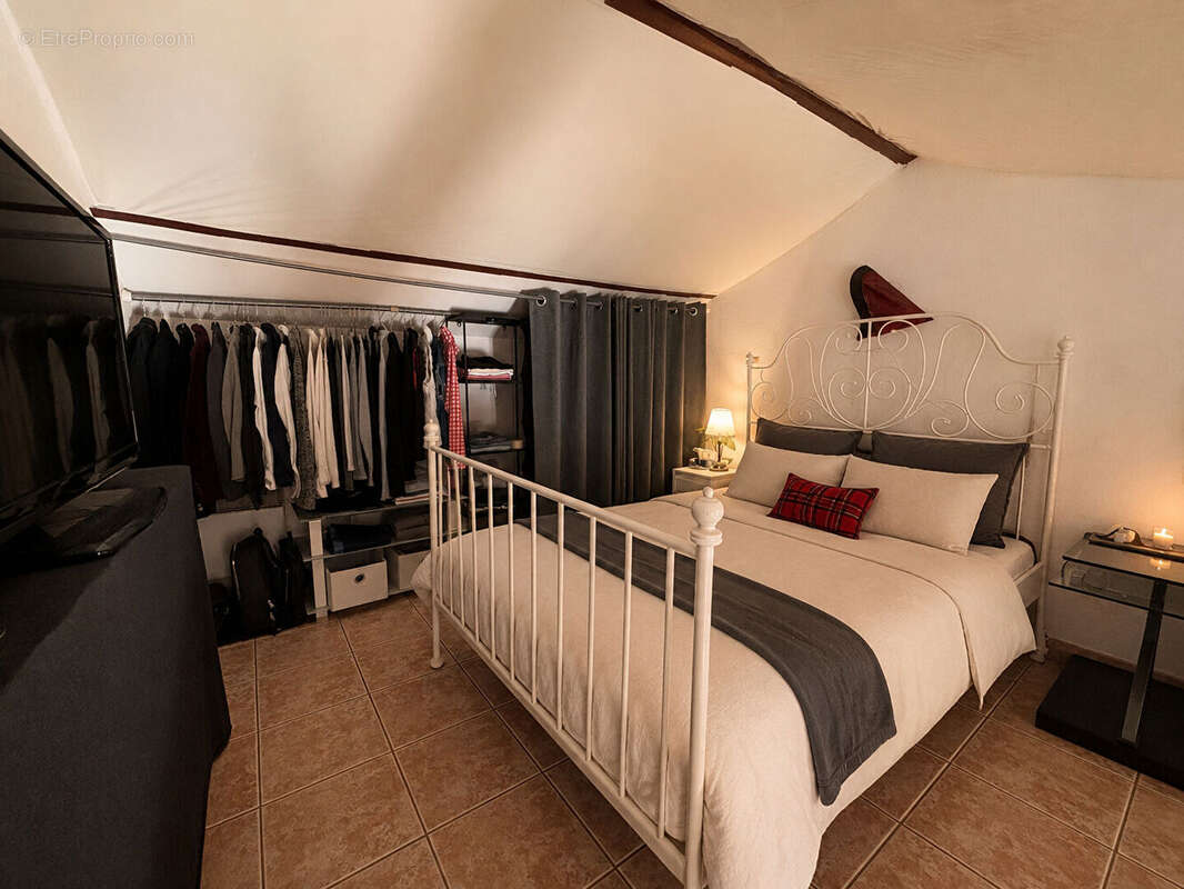 Appartement à ENSUES-LA-REDONNE