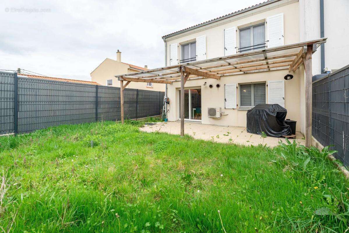 Maison à BOUGUENAIS