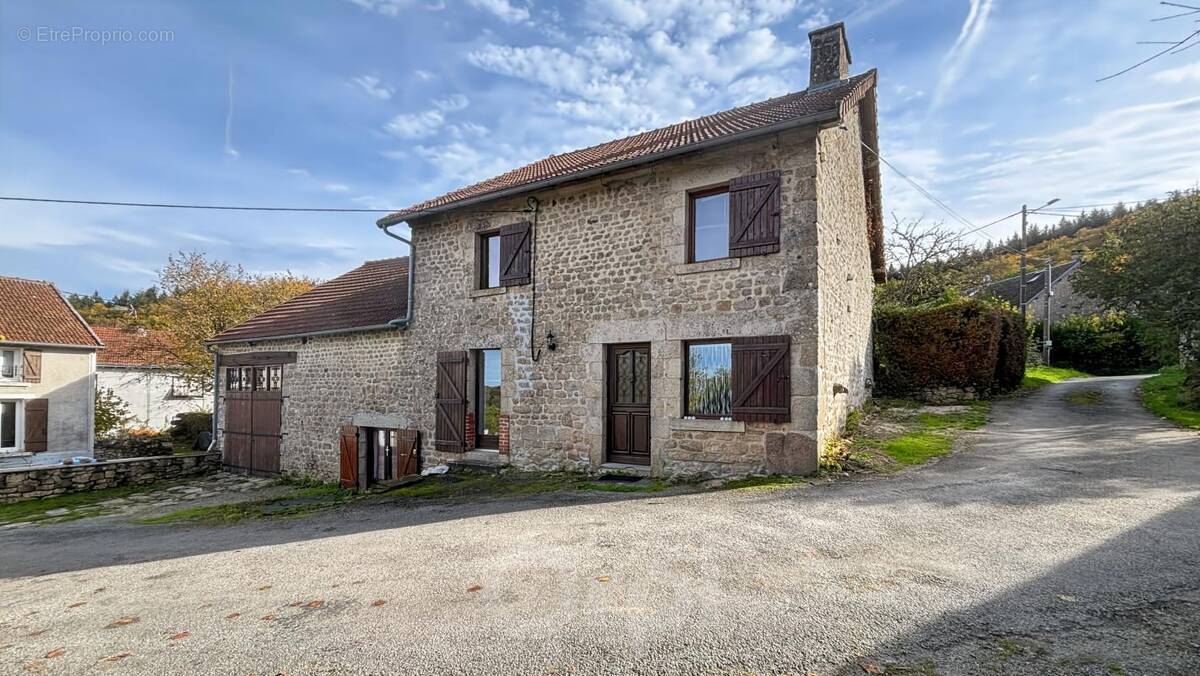 Maison à SAINT-SULPICE-LAURIERE