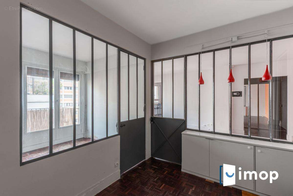 Appartement à PARIS-15E