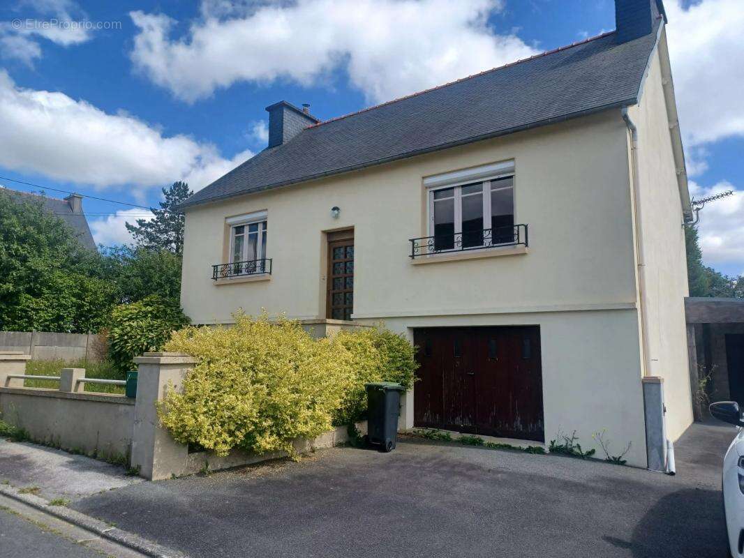 Maison à CARHAIX-PLOUGUER