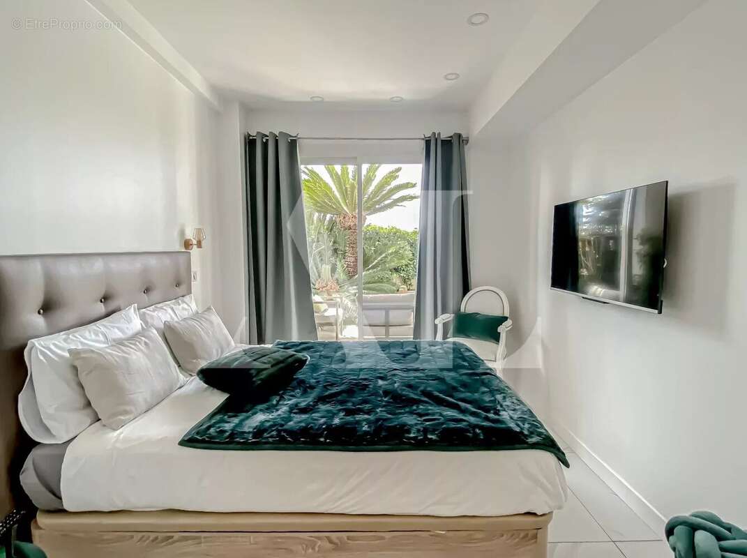 Appartement à VALLAURIS
