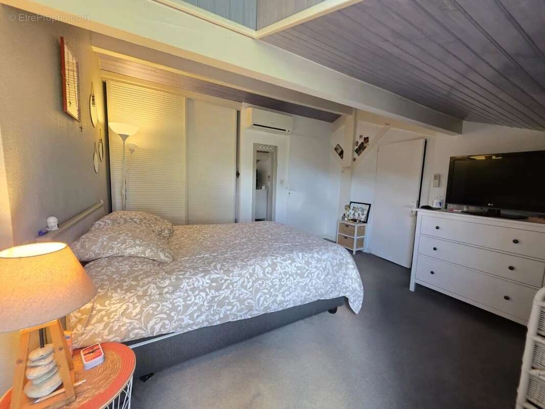 Maison à SAUGNAC-ET-CAMBRAN