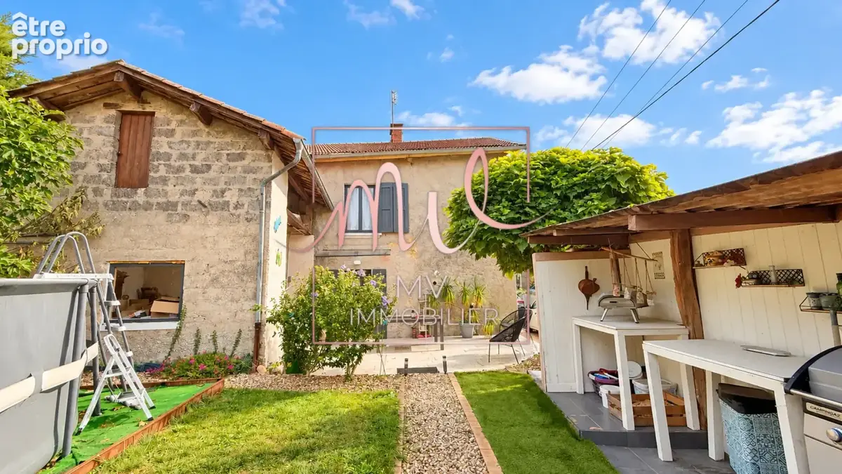 Maison mitoyenne de 136 m2 avec cellier, dépendance et terrain - photo 1