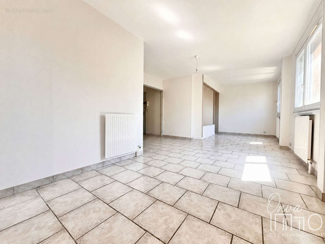 Plateau Saint-Rambert  - T4 de 81m² avec loggia et parking - photo 2