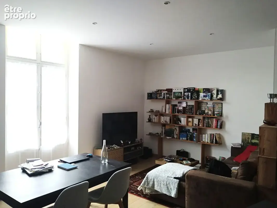 Cholet centre ville, appartement rénové 2 pièces, balcon et cave - photo 2
