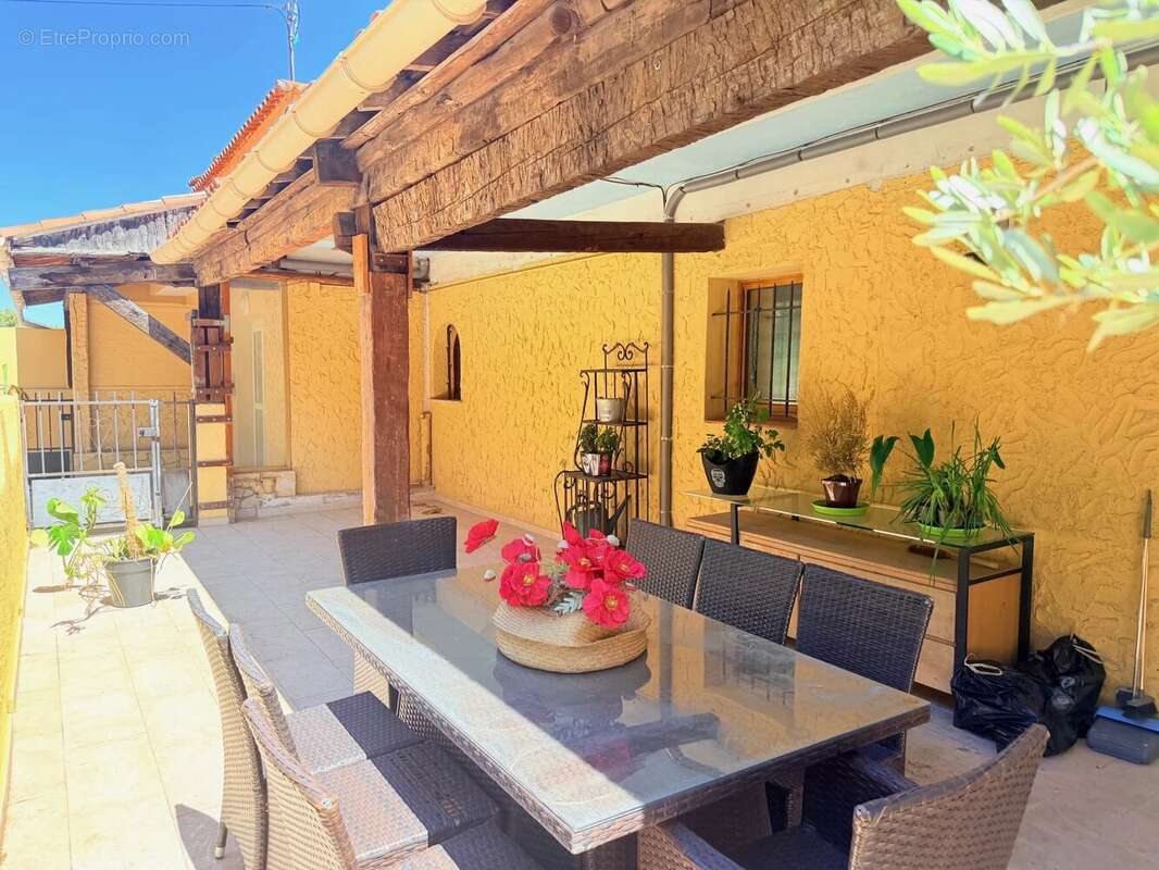 Appartement à SAINT-LAURENT-DU-VAR