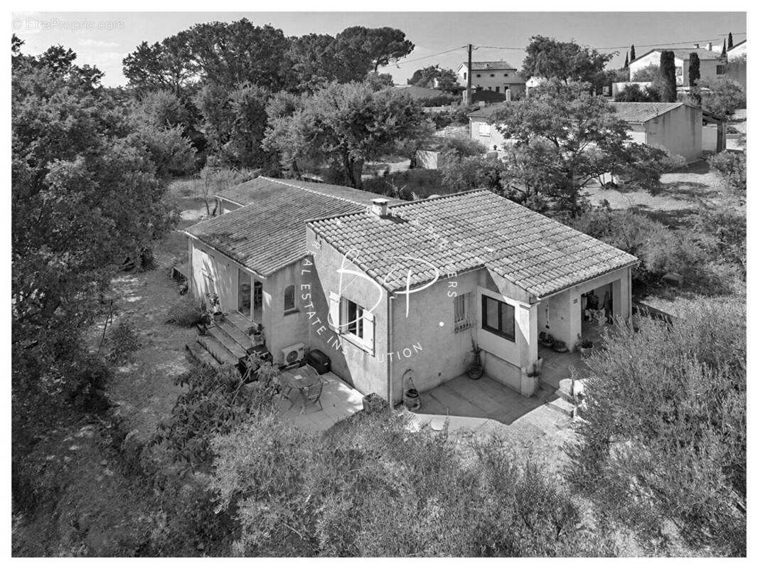 Maison à LORGUES