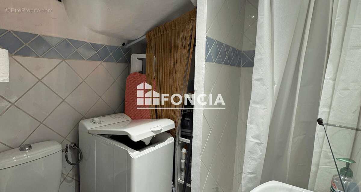 Appartement à ROQUEBRUNE-SUR-ARGENS