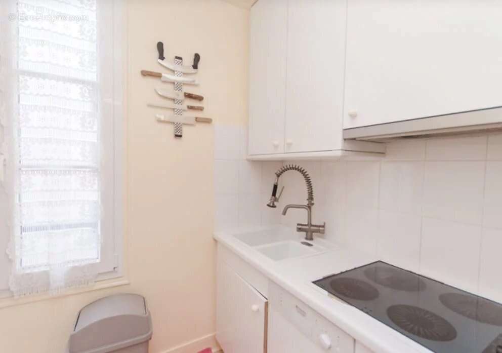 Appartement à PARIS-1E