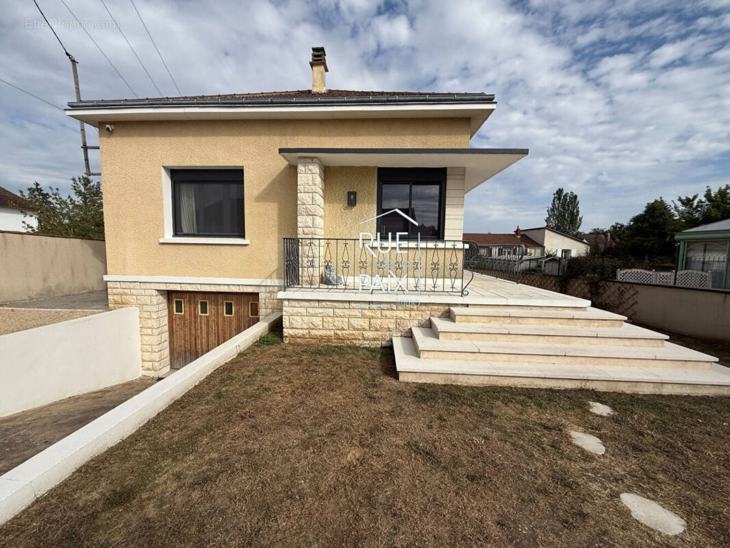 Maison à CHATELLERAULT