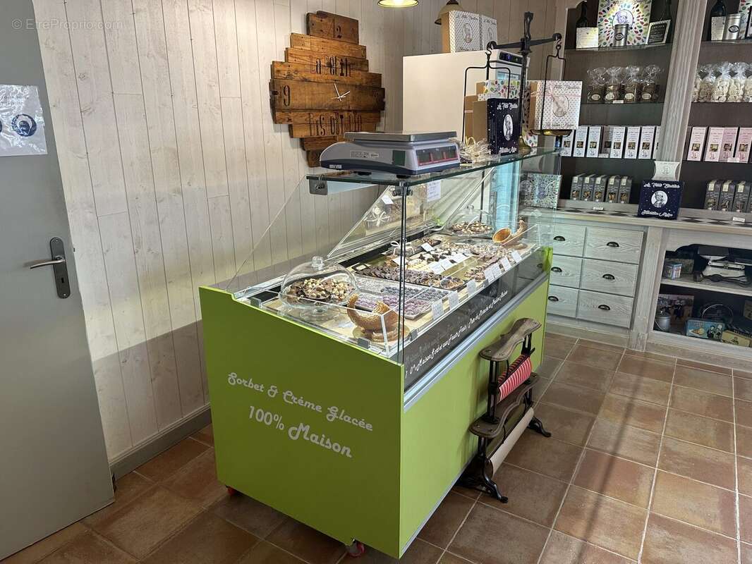 Commerce à MAIZIERES-LA-GRANDE-PAROISSE