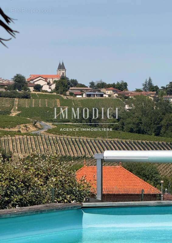 Villa familiale de plain-pied et sa jolie vue sur les collines - photo 27