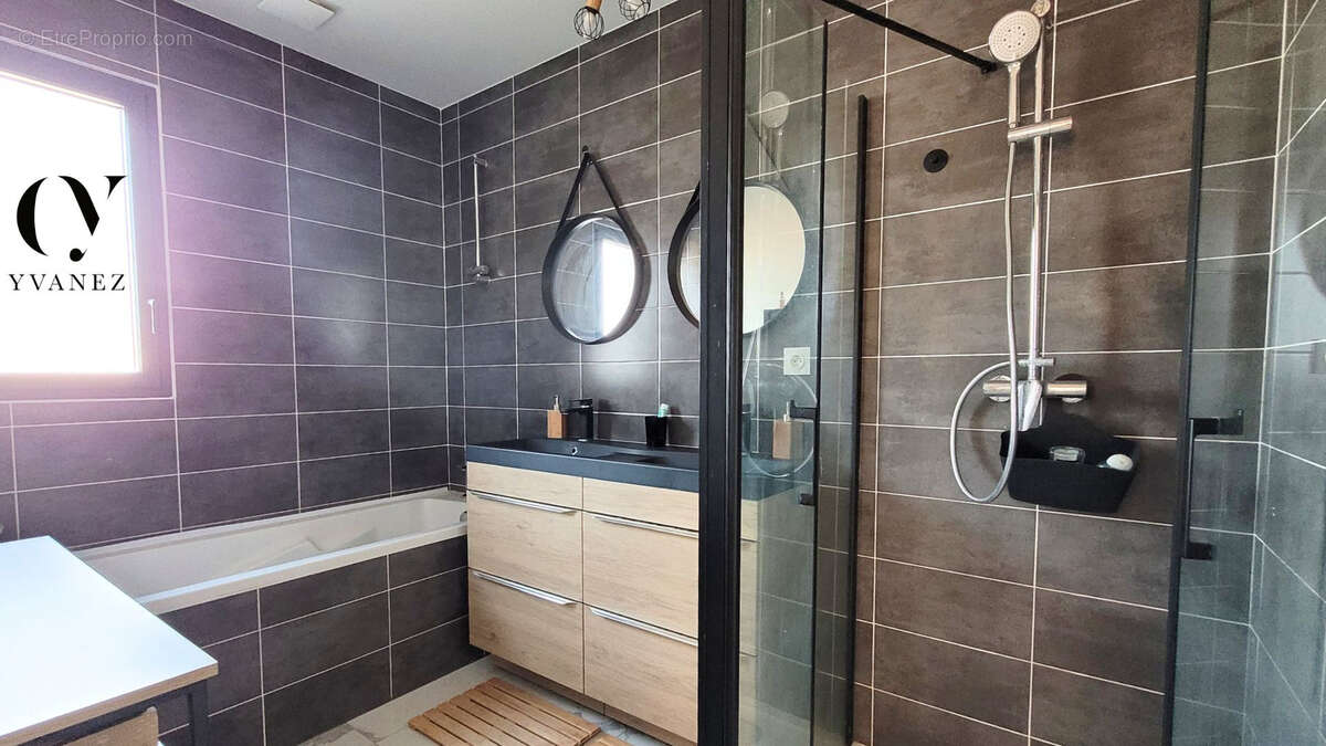 Maison à VAL-D&#039;IZE