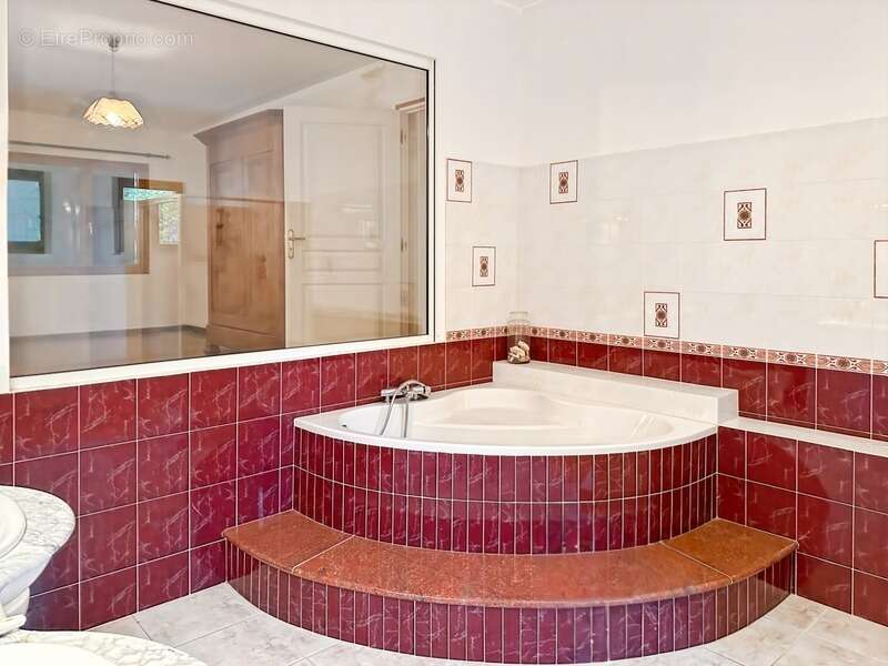 Immeuble de rapport - 580 m2 - RIGUEPEU - 4 logements avec jardin - photo 17