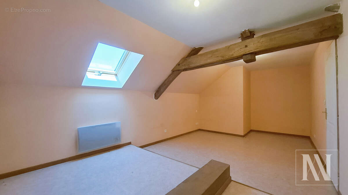 Maison familiale aux beaux volumes avec fort potentiel d'aménagement - photo 14