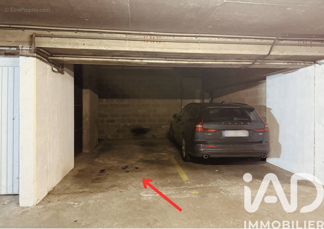 Photo 1 - Parking à PARIS-19E