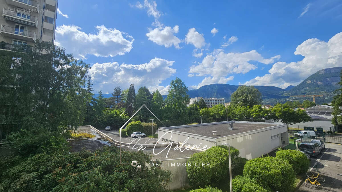 Appartement à SAINT-MARTIN-D'HERES
