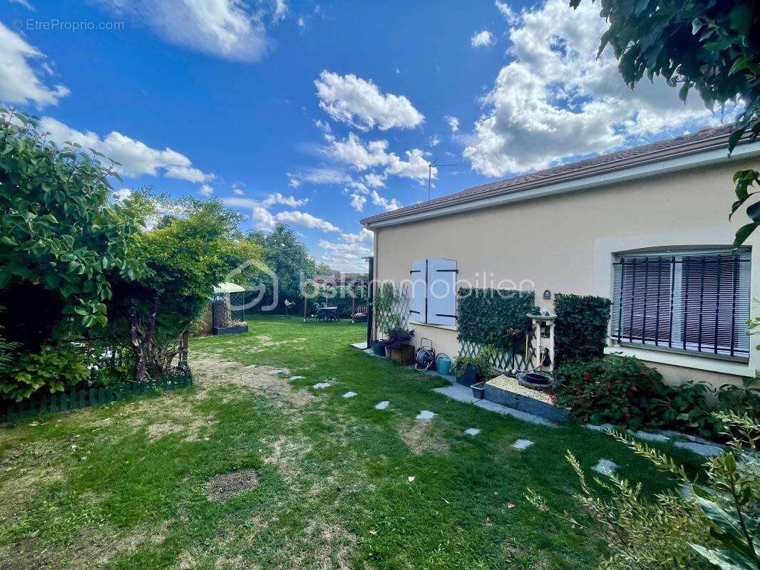 Maison à LE PALAIS-SUR-VIENNE