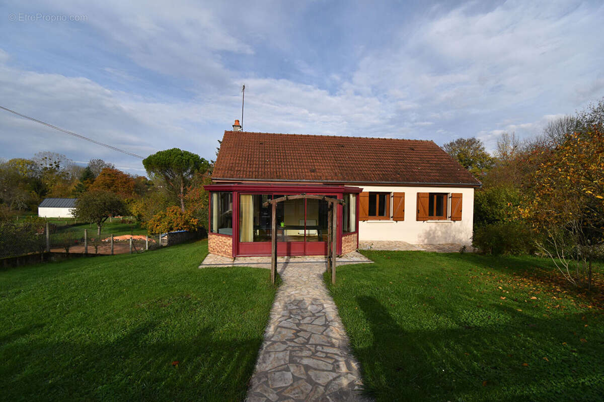 Maison à JOUET-SUR-L'AUBOIS