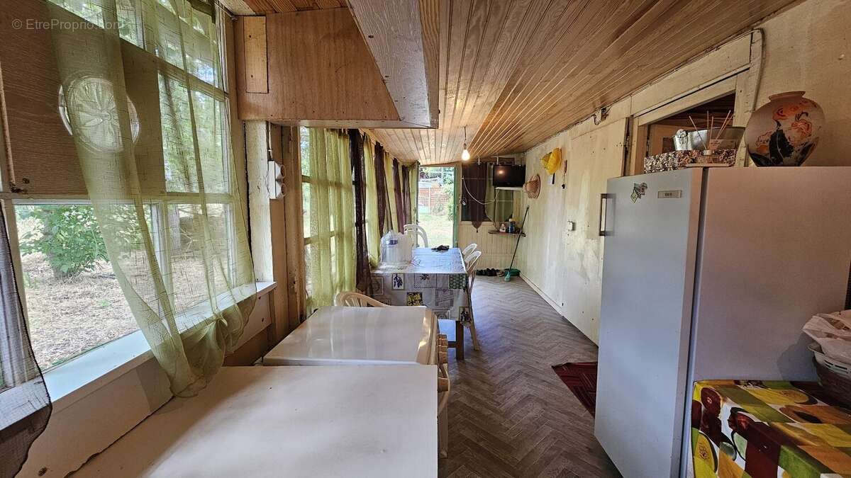 Terrain de loisirs de 520 m² avec dépendances et espaces nuit - photo 4