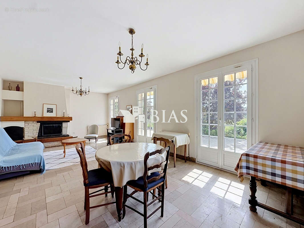 Maison 134 m² à Beaumont-Le-Roger  - photo 3