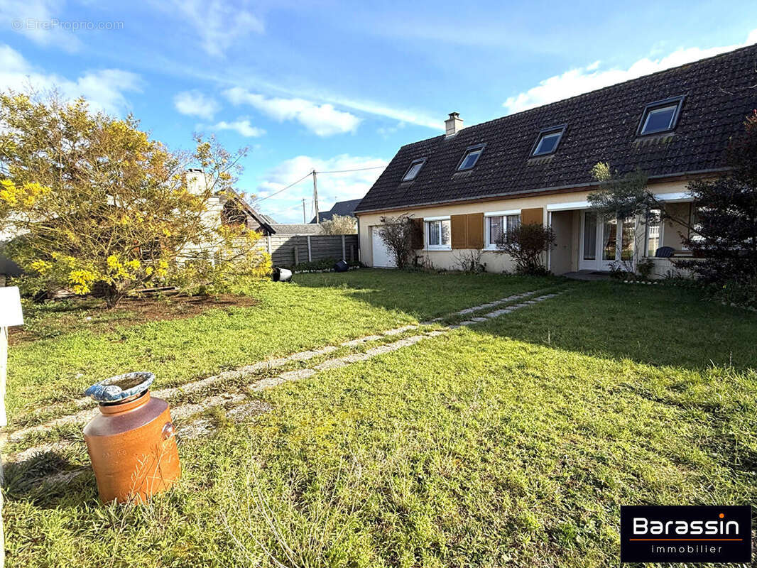 Maison à AGON-COUTAINVILLE