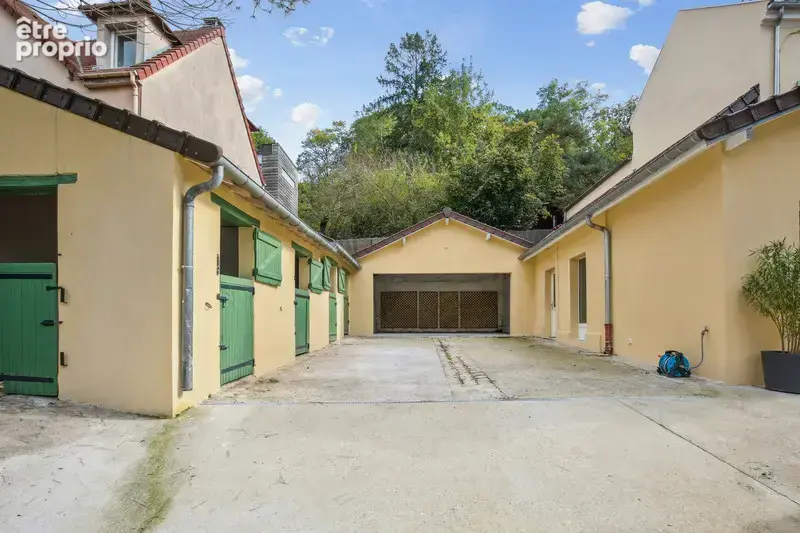 La Celle-Saint-Cloud (78) - Maison de prestige avec abris box chevaux - photo 3