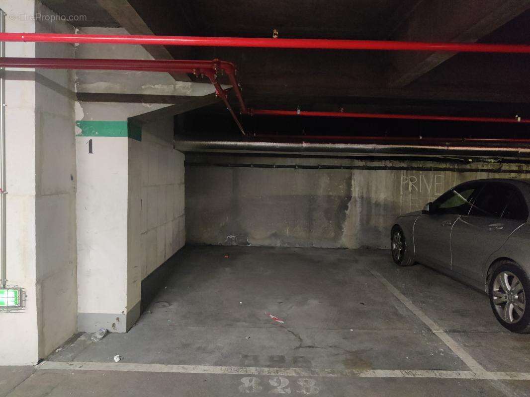 Parking à COURBEVOIE