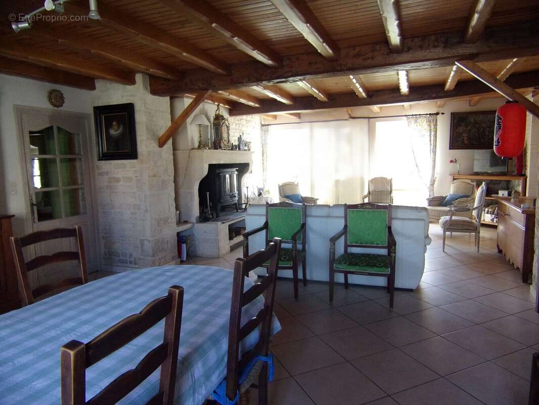 Maison à PAIZAY-LE-CHAPT