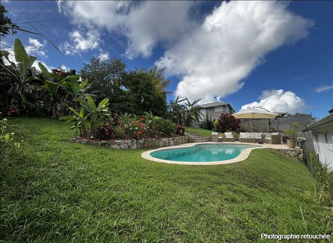 Maison à RIVIERE-SALEE