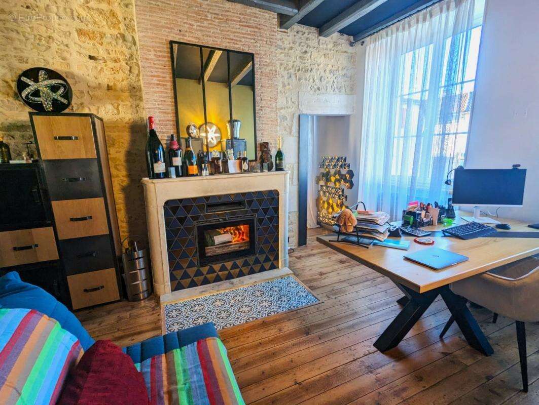 Maison à VERTEUIL-SUR-CHARENTE