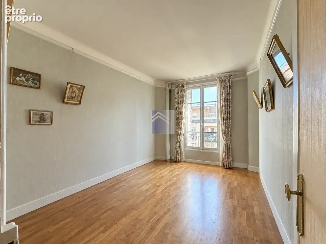 Courbevoie - République - 5 pièces 119.54m2 - Cave - Appartement familial ! - photo 7