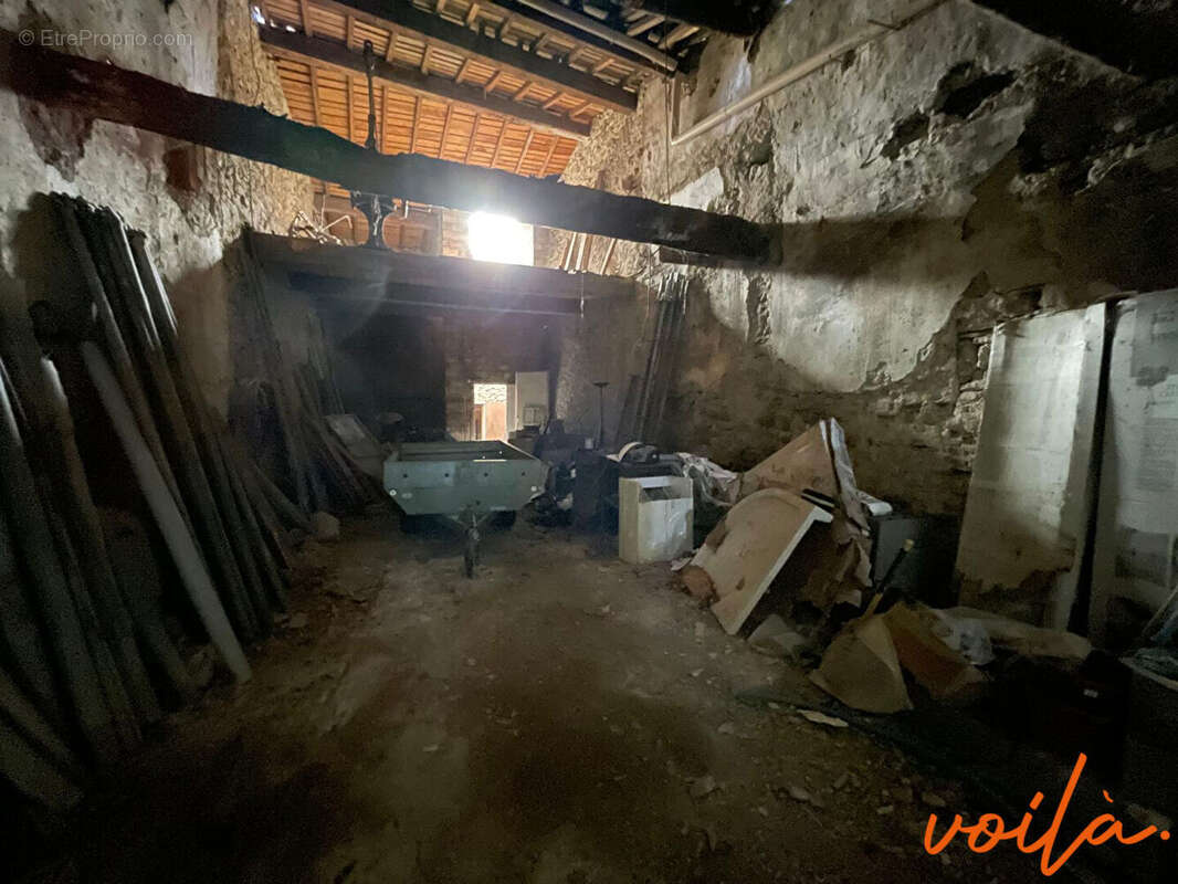 Ref : Pourpre  - Batisse à restaurer de + 135m2 - Poss. d'acquérir une maison attenant pour agrandir la surface - photo 2