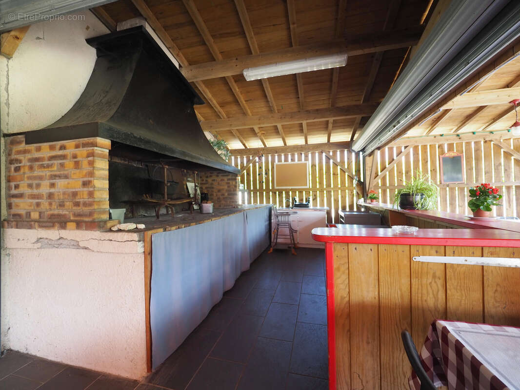 Commerce à SAINT-SERNIN