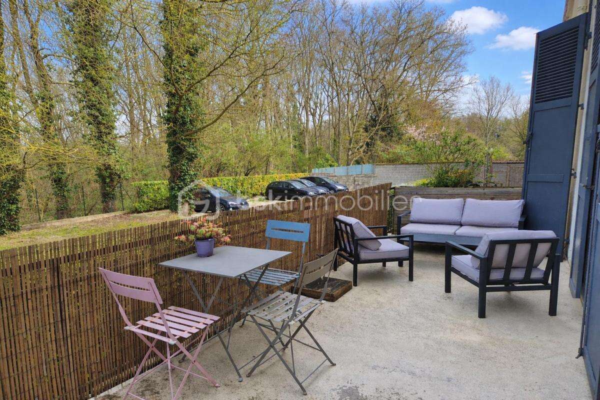 Appartement à FONTENAY-LE-VICOMTE