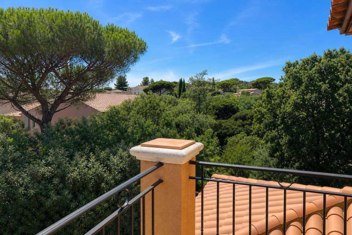 Maison à ROQUEBRUNE-SUR-ARGENS