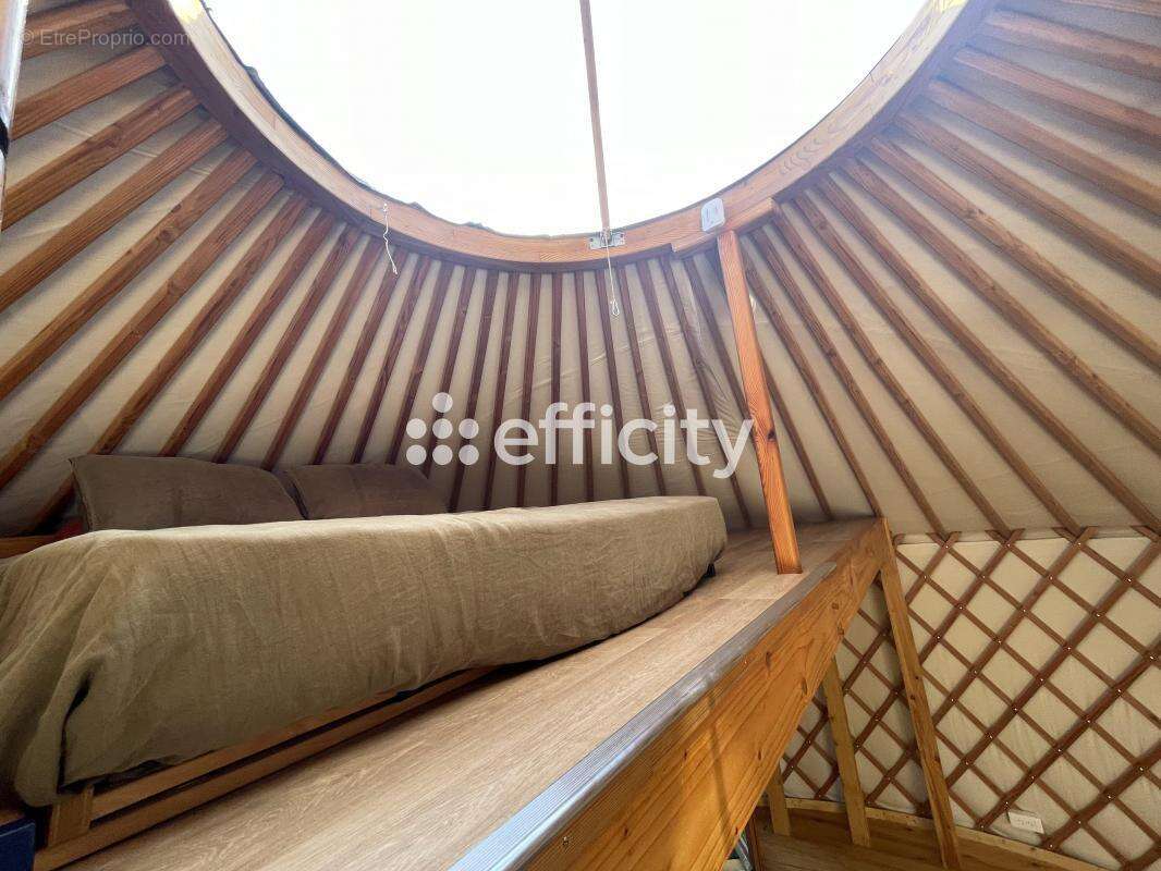 Maison à AUGE-SAINT-MEDARD