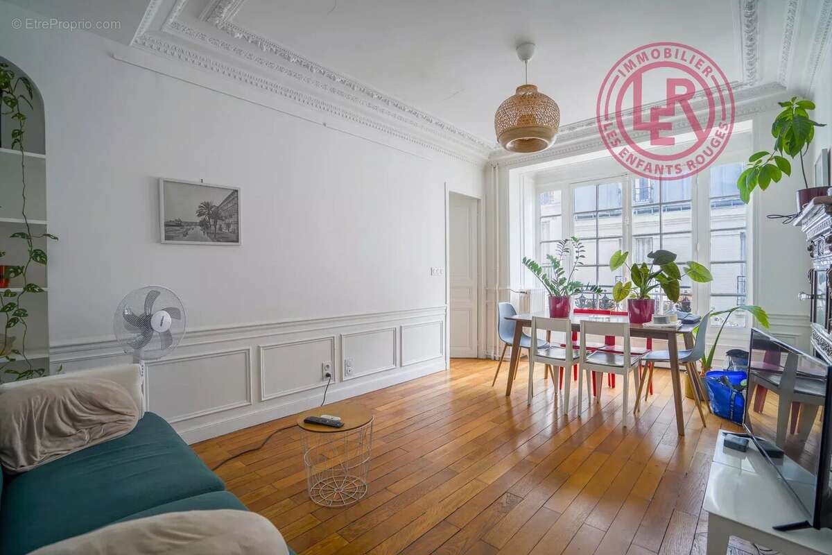 Appartement à PARIS-10E